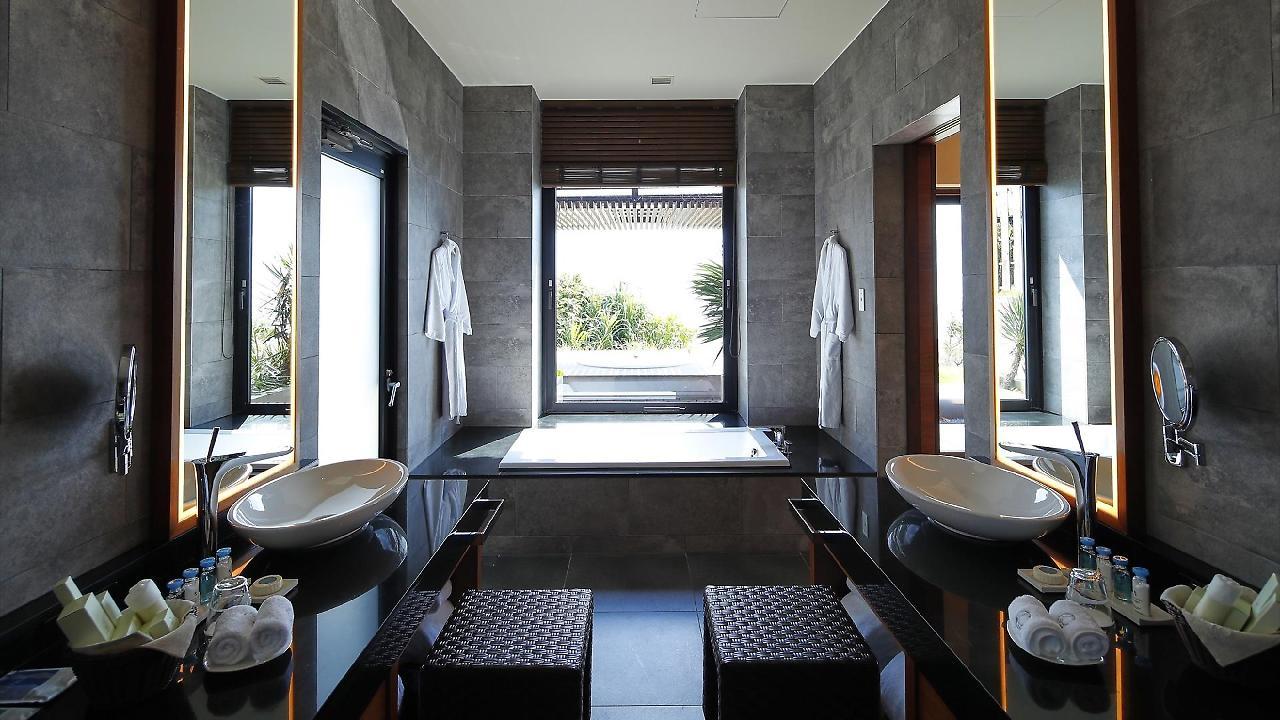 The Hiramatsu Hotels & Resorts Ginoza Okinawa Exterior photo